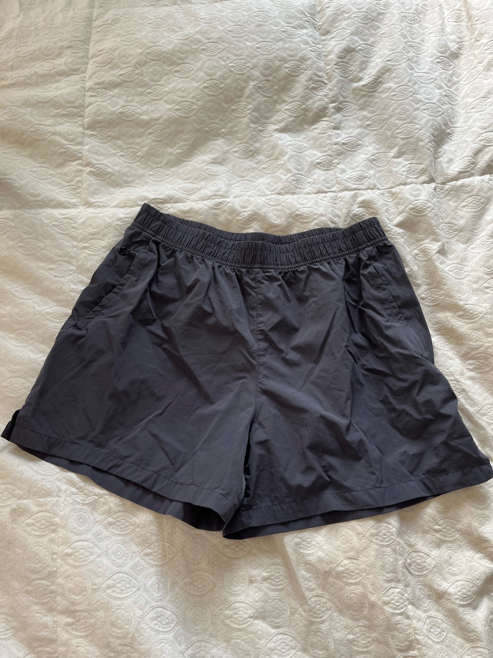 Women's Lightweight gray Athletic Shorts - Elastic Waist size medium extra dry